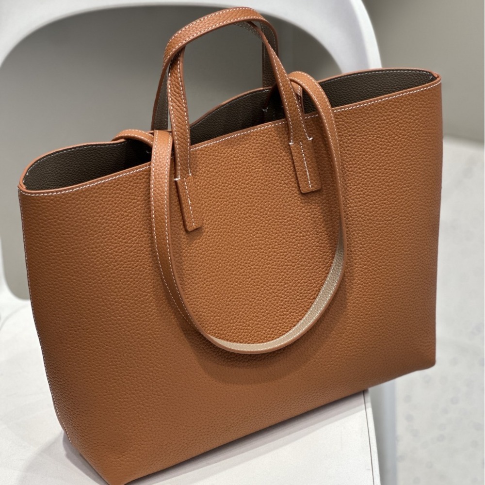 Inside and Outside Contrasting - đánh giá và giá Quiet Luxury Bags Tote