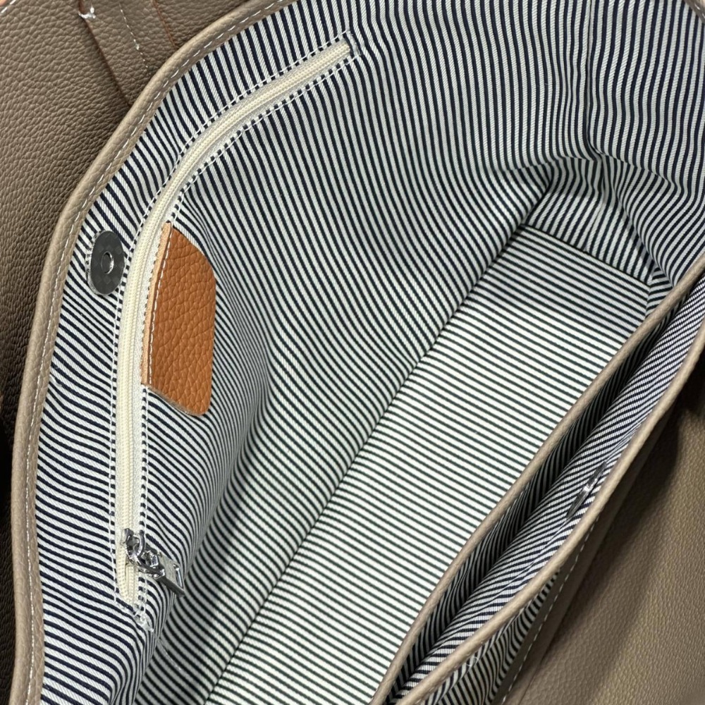 Inside and Outside Contrasting - đánh giá và giá Quiet Luxury Bags Tote